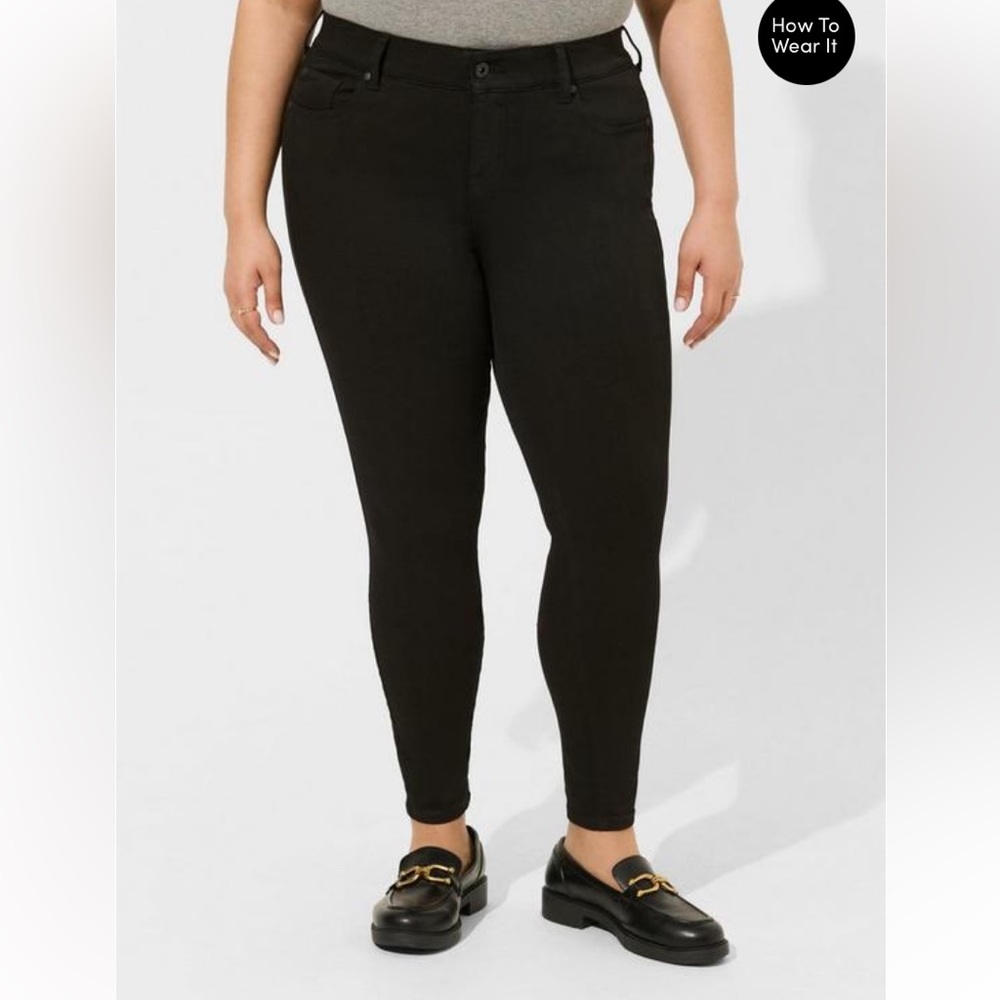 NEVER WORN Torrid Bombshell Skinny Jeans 18T